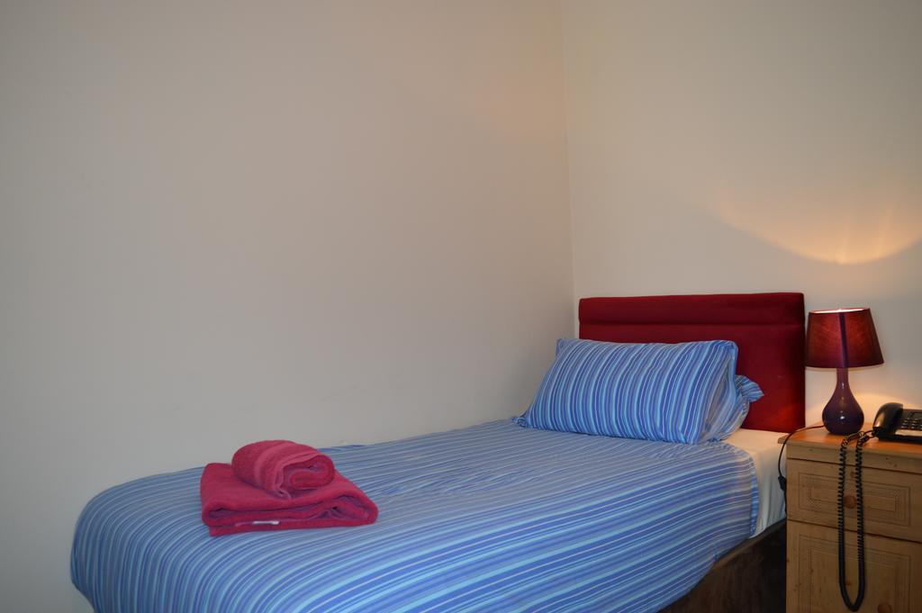 Globe Hotel Colchester Bagian luar foto