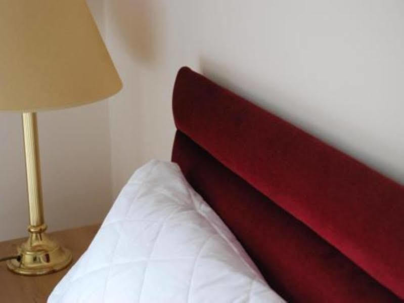 Globe Hotel Colchester Bagian luar foto